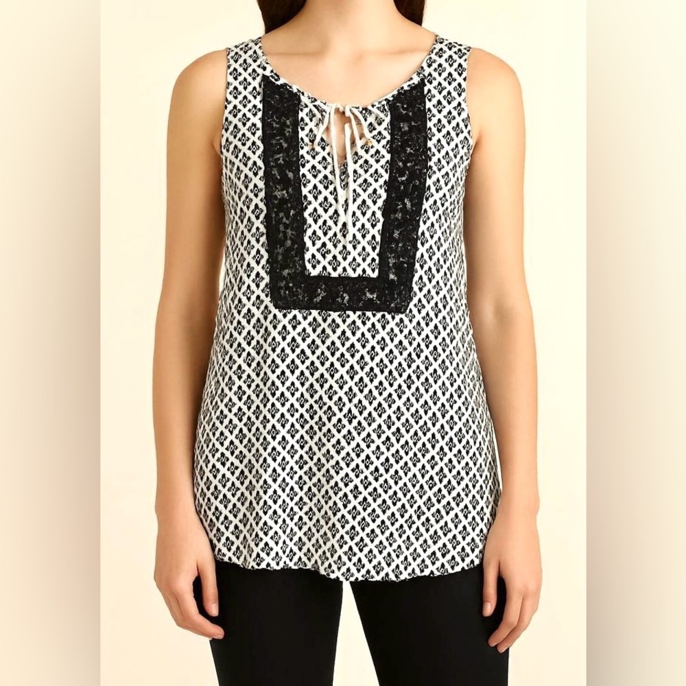Black Rainn Black White Geometric SZ XL Dark Cottagecy Shabby Chic Boho Top